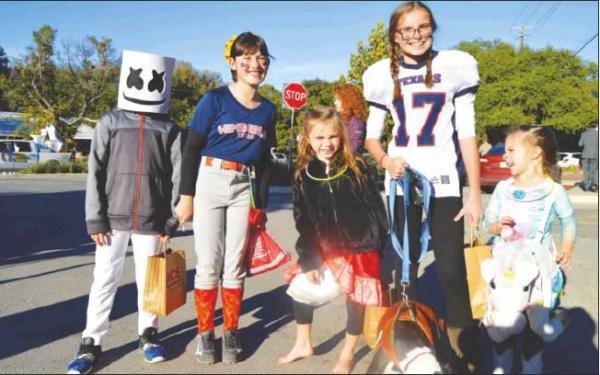 Halloween on the Wimberley Square